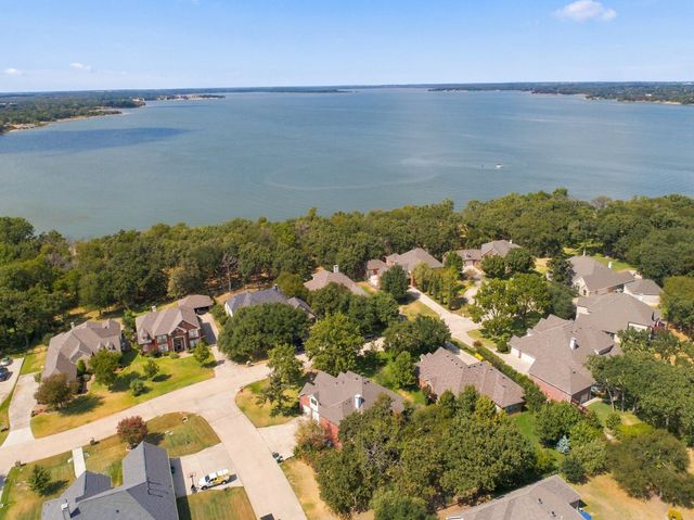 700 Paradise Cove, Shady Shores, TX 76208