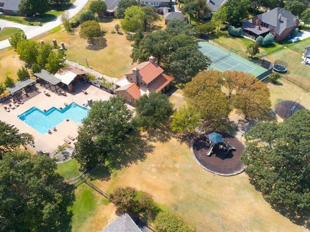 700 Paradise Cove, Shady Shores, TX 76208