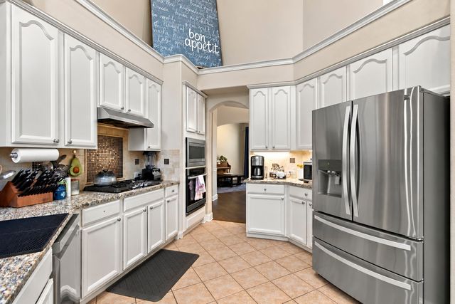 700 Paradise Cove, Shady Shores, TX 76208