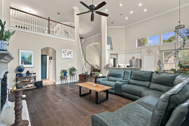 700 Paradise Cove, Shady Shores, TX 76208