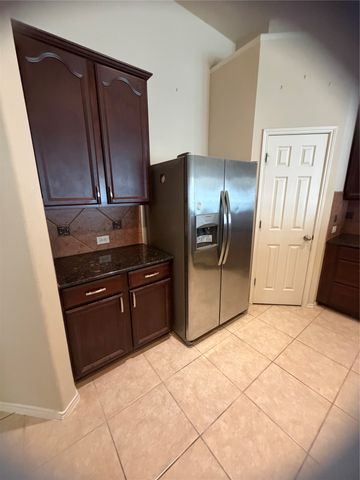 920 Ginger Trail, Desoto, TX 75115