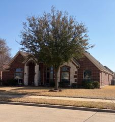 920 Ginger Trail, Desoto, TX 75115