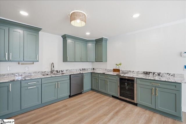 102 Terrace Circle, Simpsonville, SC 29681