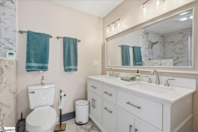 102 Terrace Circle, Simpsonville, SC 29681