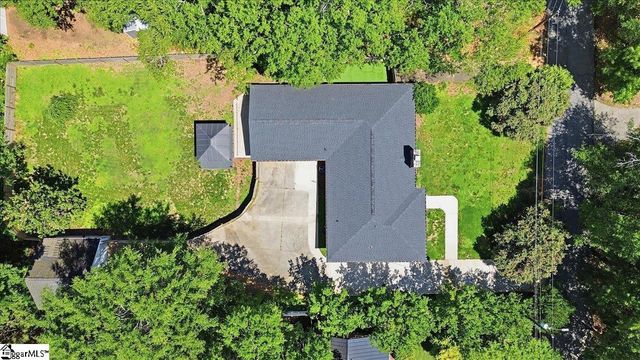 102 Terrace Circle, Simpsonville, SC 29681