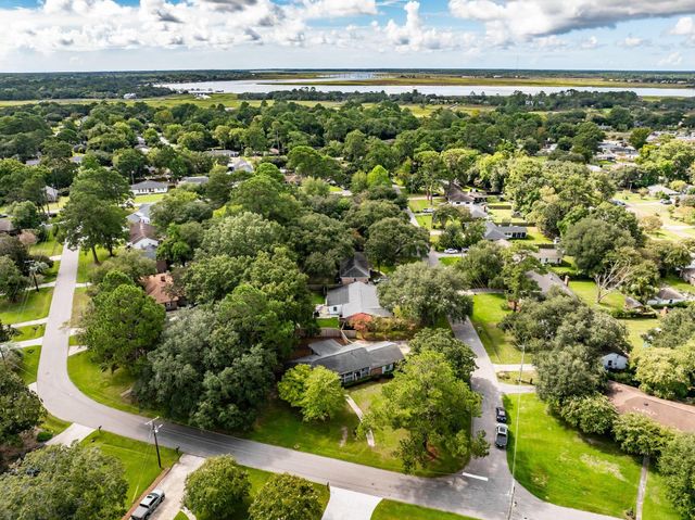 426 Wedgewood Street, Charleston, SC 29407