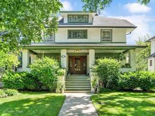 160 N Elmwood Avenue, Oak Park, IL 60302