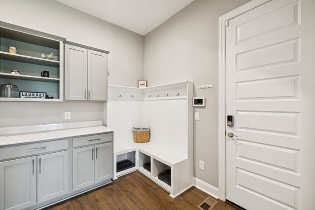 5124 Old Salem Rd, Rockvale, TN 37153