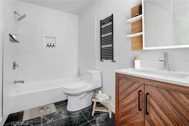 5928 S Hoover Street, Los Angeles, CA 90044