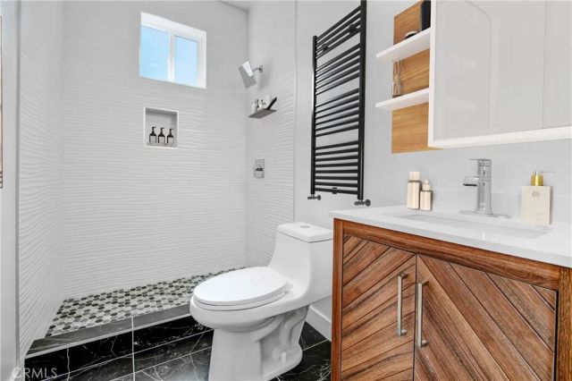 5928 S Hoover Street, Los Angeles, CA 90044