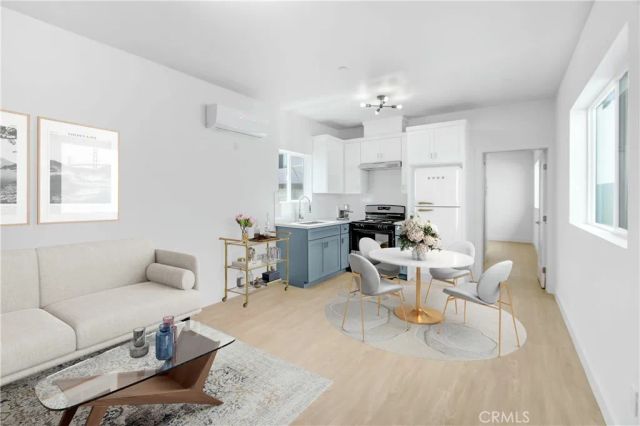 5928 S Hoover Street, Los Angeles, CA 90044