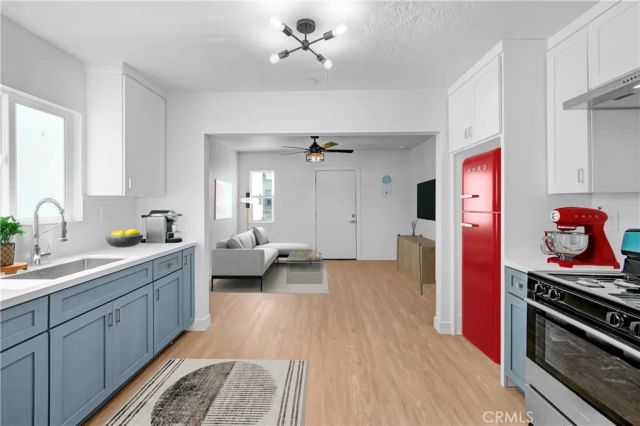 5928 S Hoover Street, Los Angeles, CA 90044