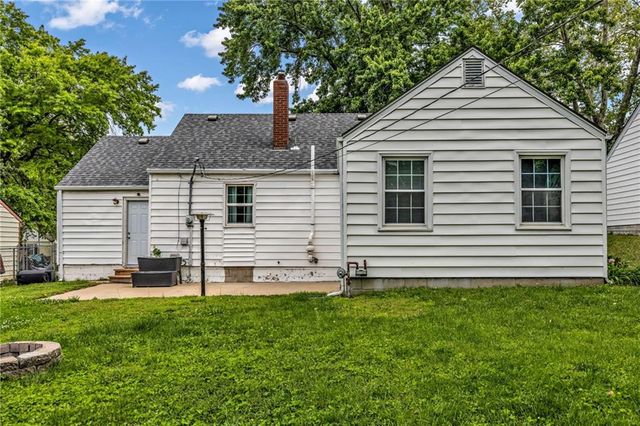 515 NE Greenfield Road, Kansas City, MO 64116