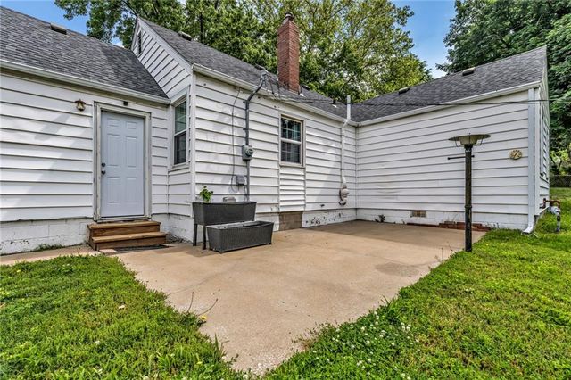 515 NE Greenfield Road, Kansas City, MO 64116