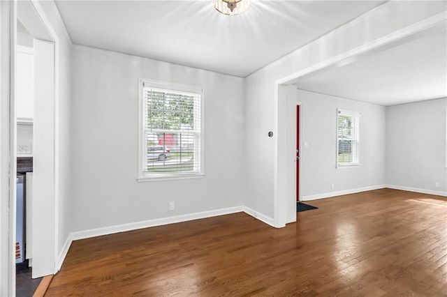 515 NE Greenfield Road, Kansas City, MO 64116