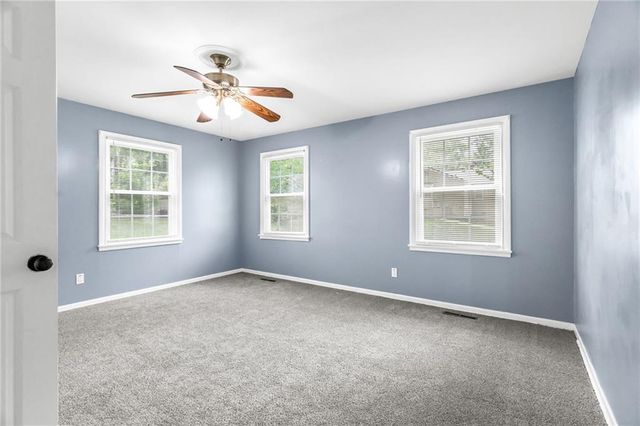 515 NE Greenfield Road, Kansas City, MO 64116