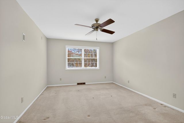 16 Lincoln Avenue, Clifton Park, NY 12065