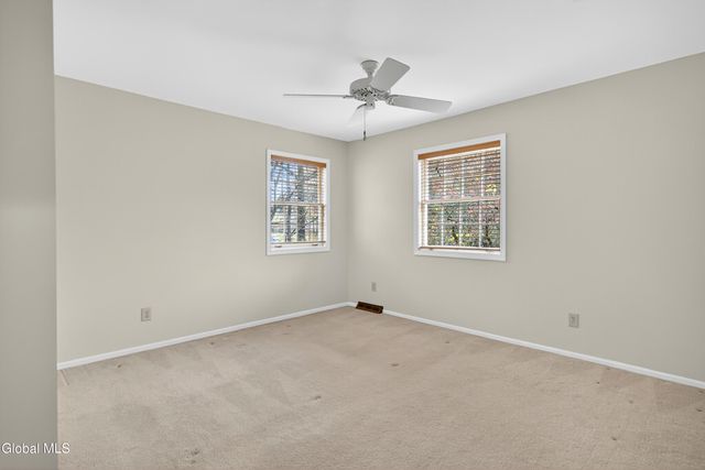 16 Lincoln Avenue, Clifton Park, NY 12065