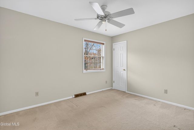 16 Lincoln Avenue, Clifton Park, NY 12065