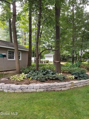 16 Lincoln Avenue, Clifton Park, NY 12065