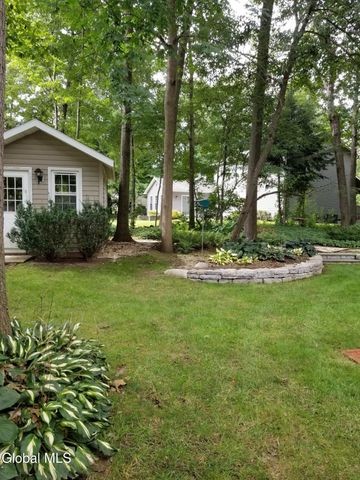 16 Lincoln Avenue, Clifton Park, NY 12065