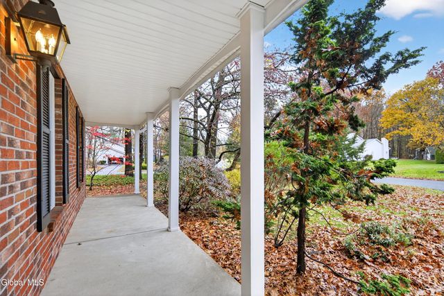 16 Lincoln Avenue, Clifton Park, NY 12065