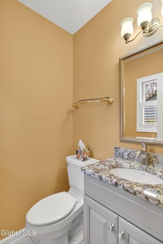 16 Lincoln Avenue, Clifton Park, NY 12065