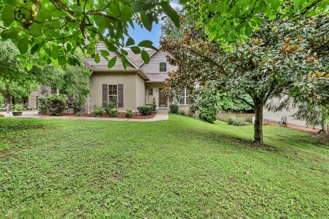 101 Vannoak Dr, Clarksville, TN 37043