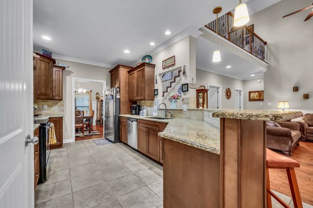 101 Vannoak Dr, Clarksville, TN 37043