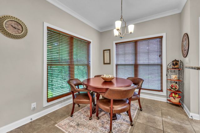 101 Vannoak Dr, Clarksville, TN 37043