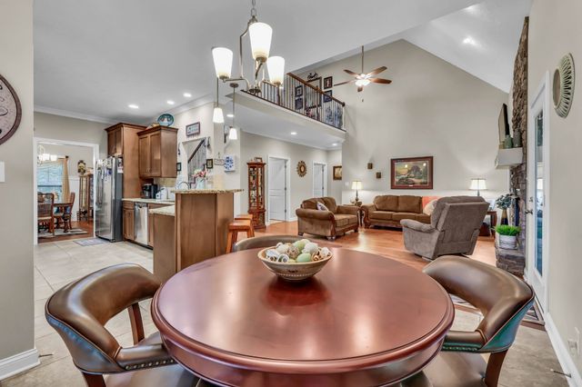 101 Vannoak Dr, Clarksville, TN 37043