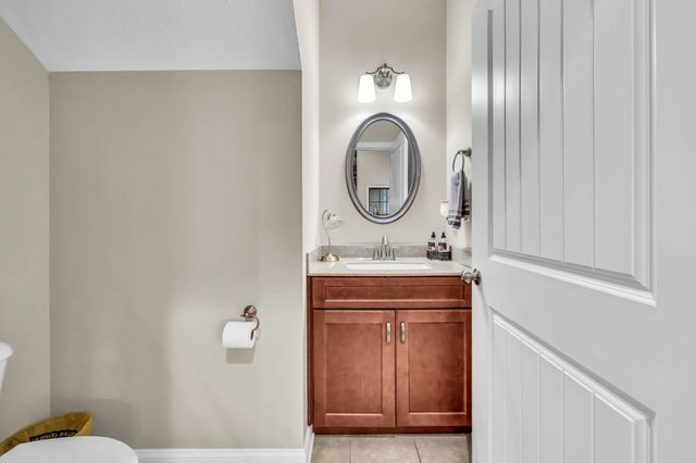 101 Vannoak Dr, Clarksville, TN 37043