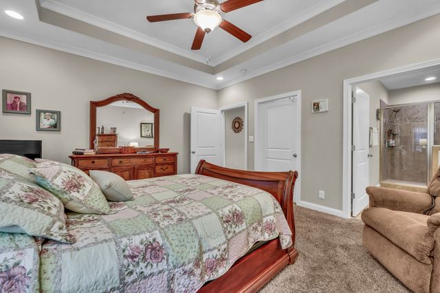 101 Vannoak Dr, Clarksville, TN 37043