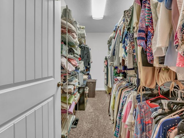 101 Vannoak Dr, Clarksville, TN 37043