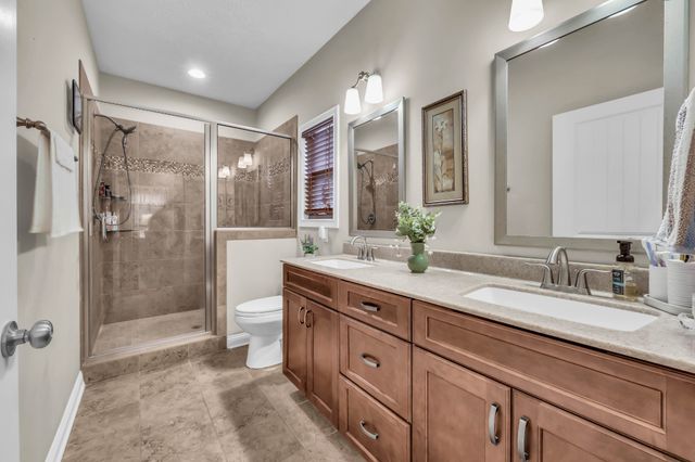 101 Vannoak Dr, Clarksville, TN 37043