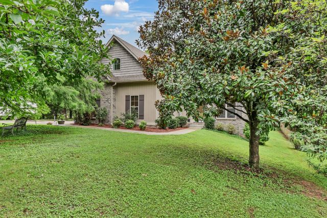 101 Vannoak Dr, Clarksville, TN 37043