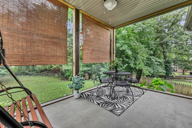 101 Vannoak Dr, Clarksville, TN 37043