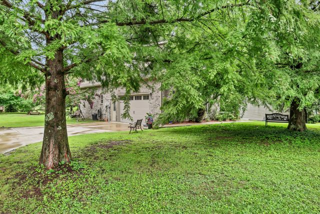 101 Vannoak Dr, Clarksville, TN 37043