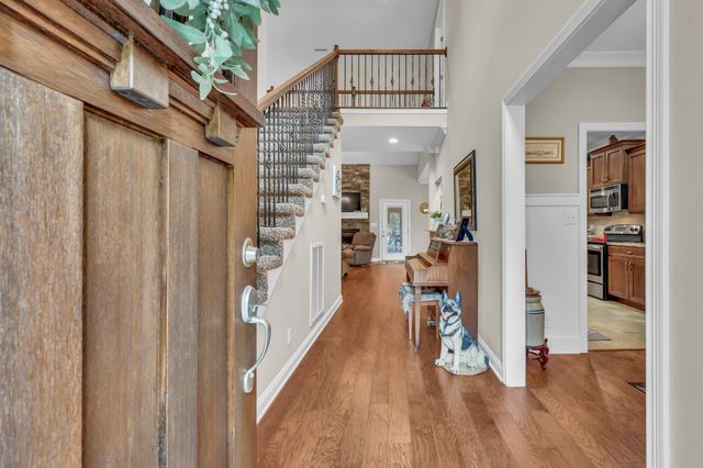101 Vannoak Dr, Clarksville, TN 37043