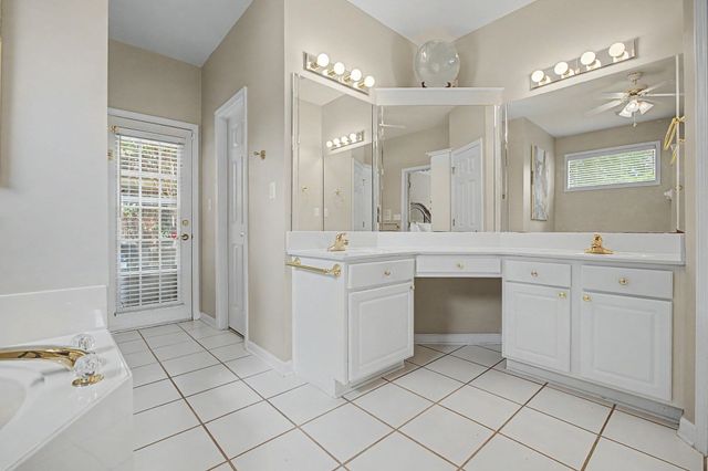1951 CHELSEA PARK DR, Germantown, TN 38139