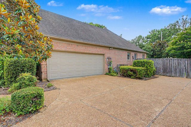 1951 CHELSEA PARK DR, Germantown, TN 38139
