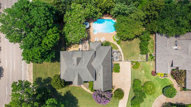 1951 CHELSEA PARK DR, Germantown, TN 38139