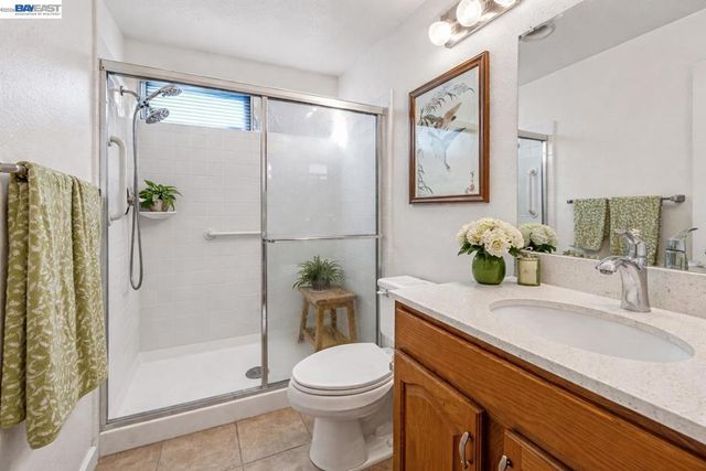 15100 Shining Star Ln, San Leandro, CA 94579