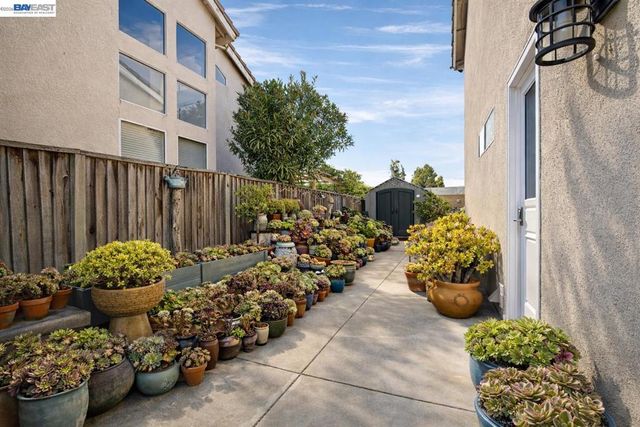 15100 Shining Star Ln, San Leandro, CA 94579