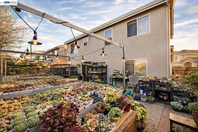 15100 Shining Star Ln, San Leandro, CA 94579