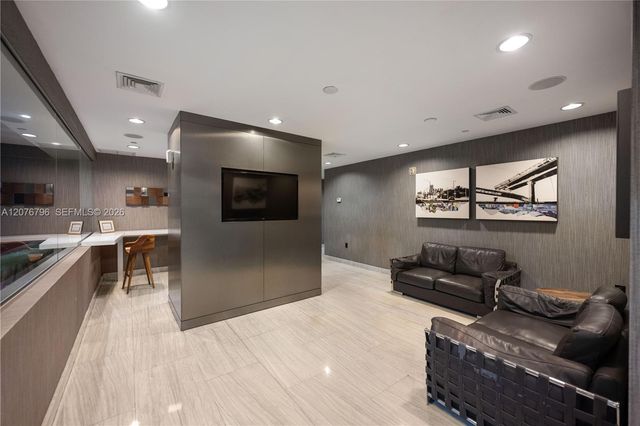 150 SE 2nd Avenue 1010, Miami, FL 33131