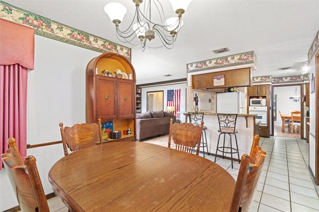 357 W Castle Harbour Drive, Friendswood, TX 77546