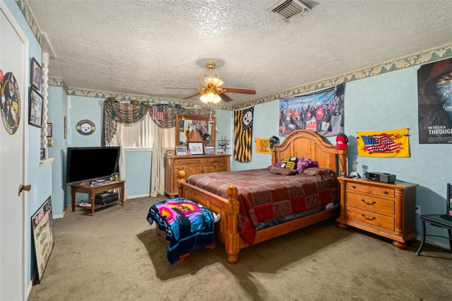 357 W Castle Harbour Drive, Friendswood, TX 77546