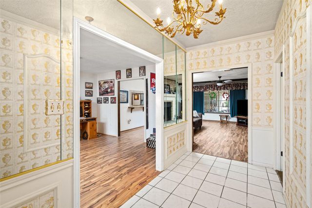 357 W Castle Harbour Drive, Friendswood, TX 77546