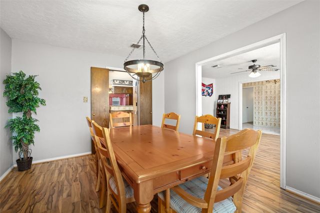 357 W Castle Harbour Drive, Friendswood, TX 77546